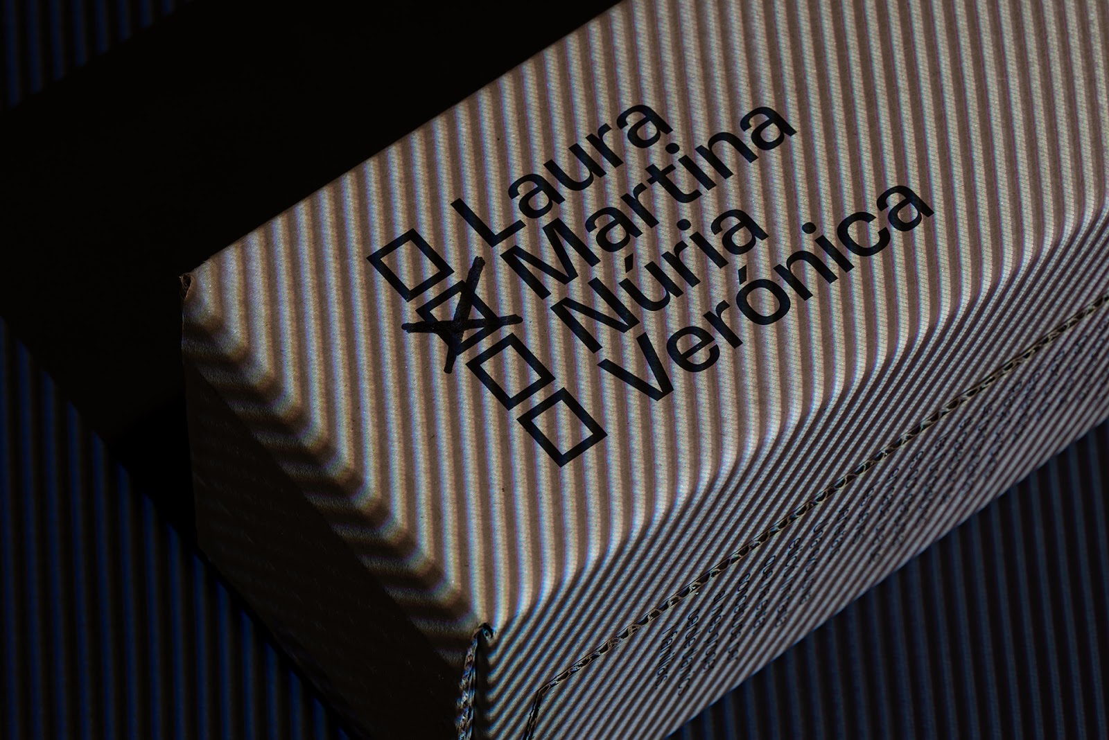 重慶產品創意包裝設計-紅酒包裝設計欣賞(圖6) 重慶產品創意包裝設計-紅酒包裝設計欣賞(圖6)