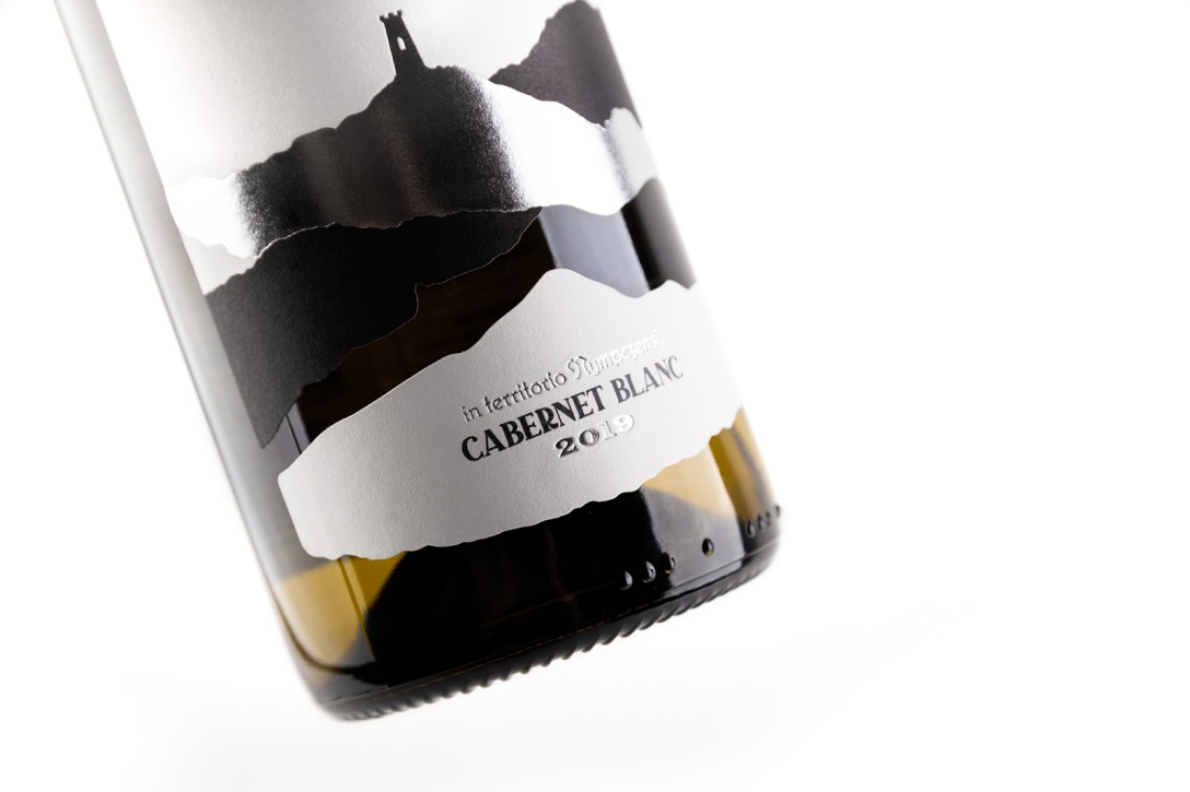 波蘭獲獎葡萄酒獨特包裝設計欣賞(圖4)