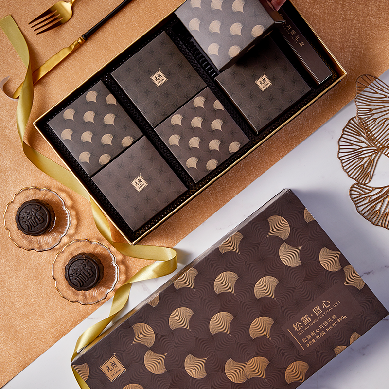 WING WAH 元朗榮華 雪媚娘黑松露流心月餅 360g 禮盒裝包裝禮盒產(chǎn)品包裝創(chuàng)意設計欣賞(圖5)