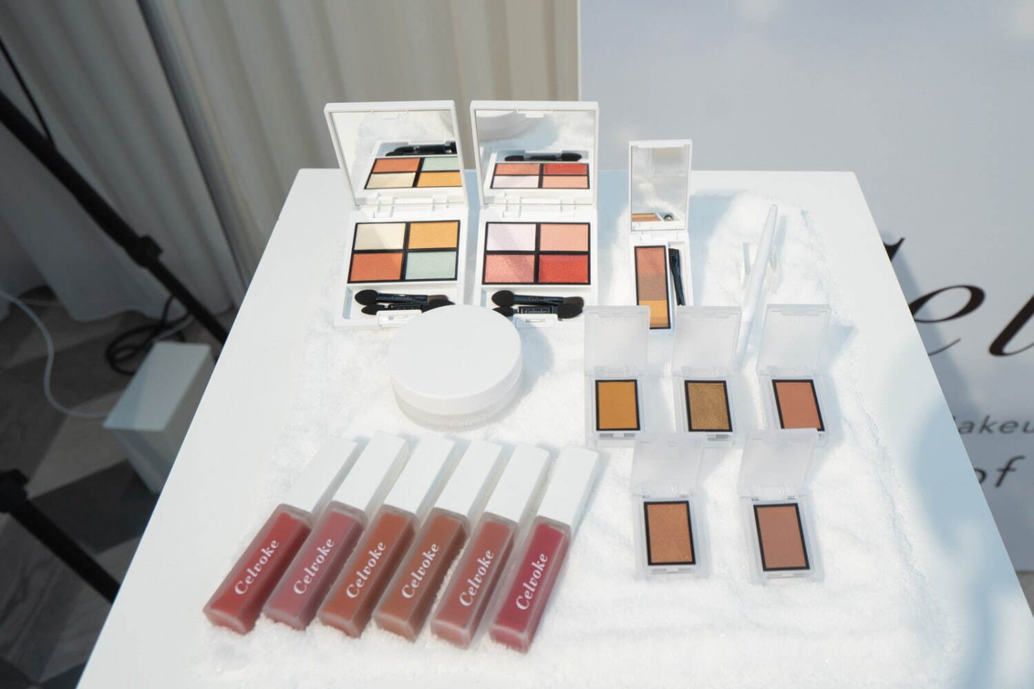 Selvok Fall 21化妝品，“融雪”時的大地眼色&amp;“冰川”般的藍色眼線(圖1)