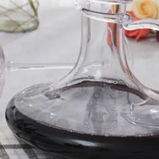 創意酒包裝設計紛賦金牌設拉子紅葡萄酒產品包裝設計欣賞(圖3) 創意酒包裝設計紛賦金牌設拉子紅葡萄酒產品包裝設計欣賞(圖3)